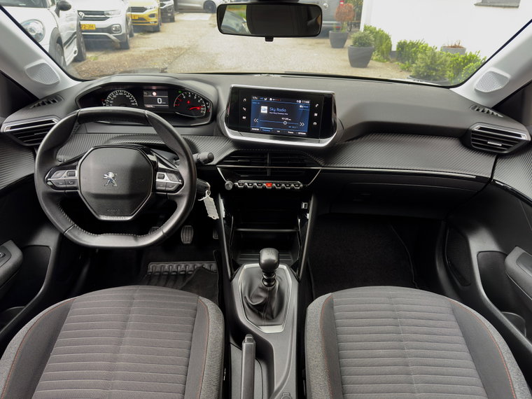 Vehicle Image 8