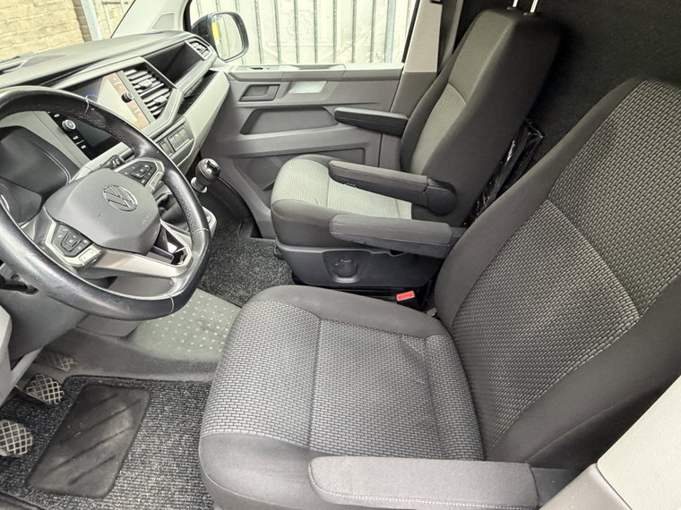Vehicle Image 38