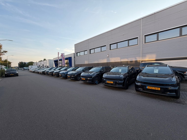 Vehicle Image 10
