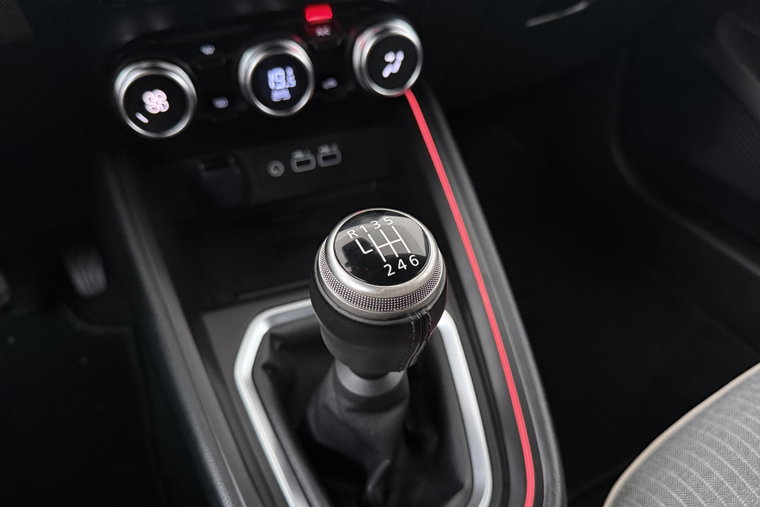 Vehicle Image 30