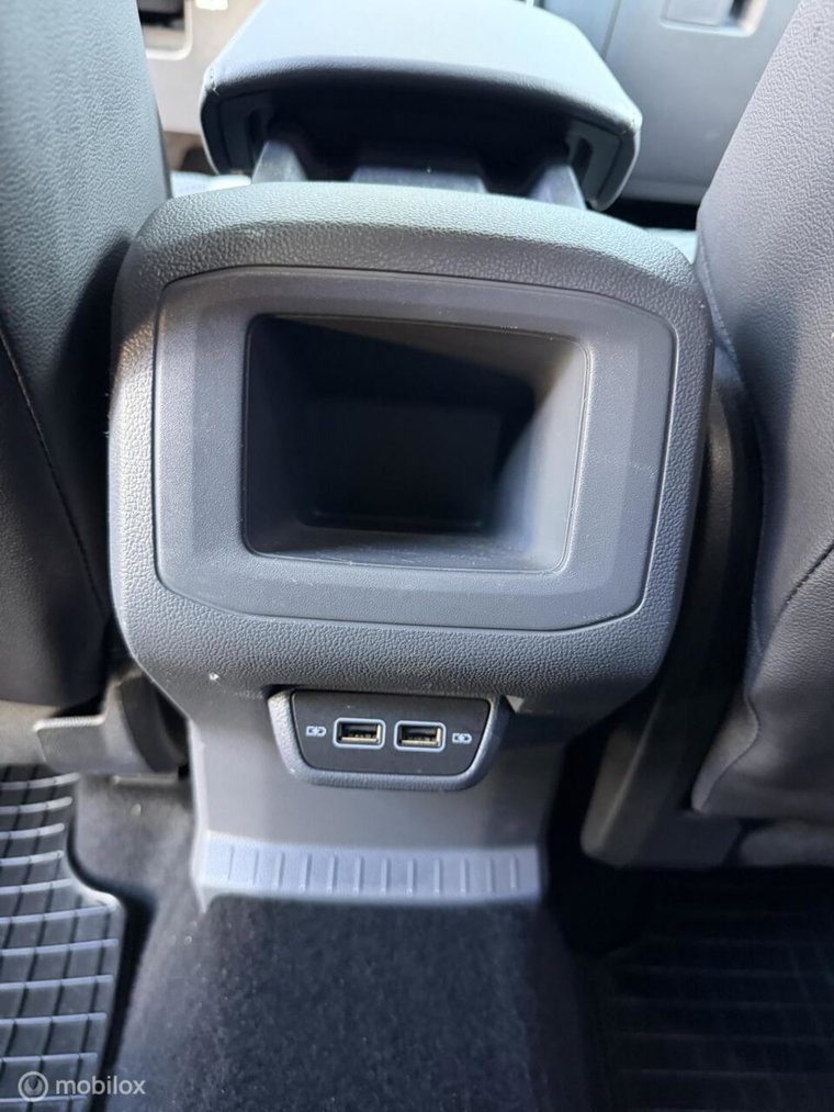 Vehicle Image 28