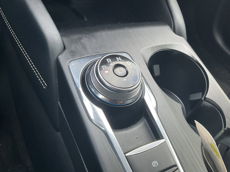 Vehicle Image 32