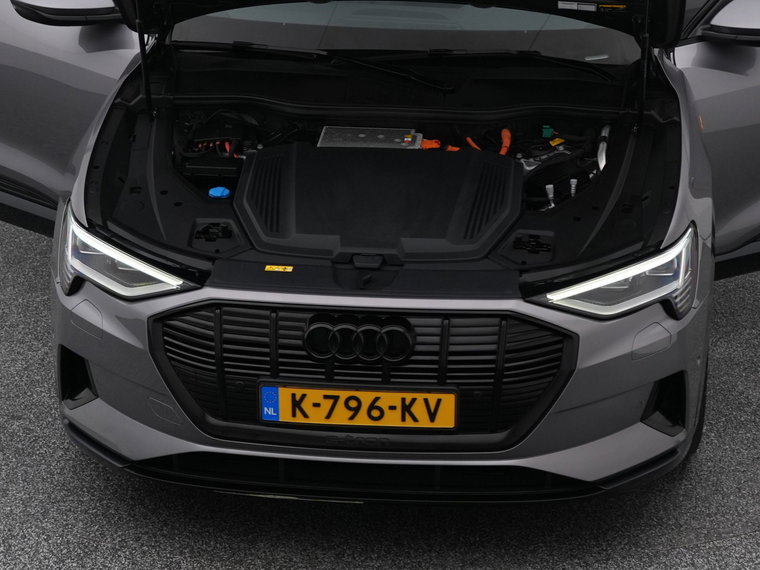 Vehicle Image 32