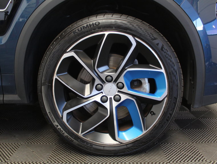 Vehicle Image 17