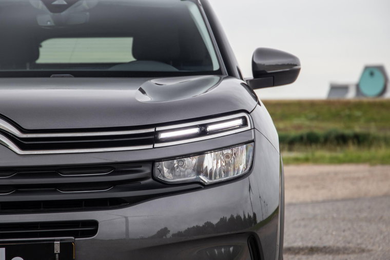 Vehicle Image 6