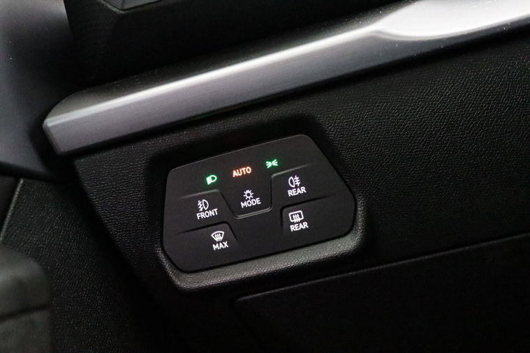 Vehicle Image 28