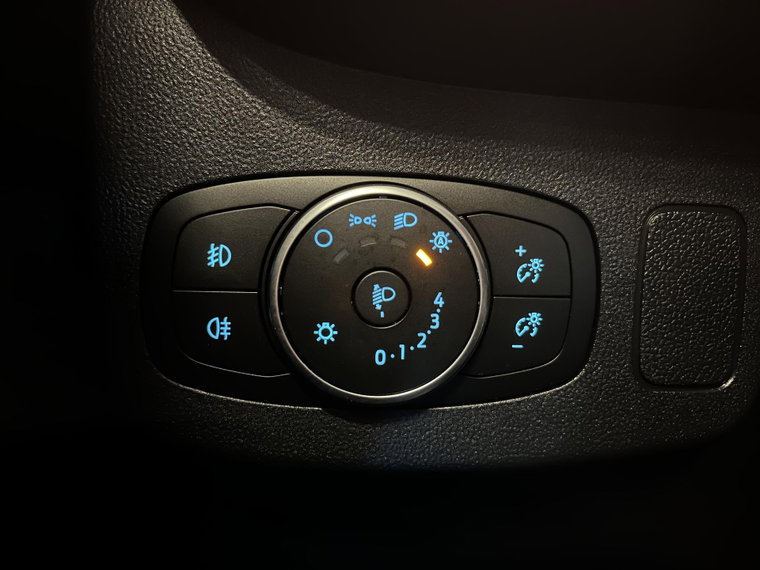 Vehicle Image 28