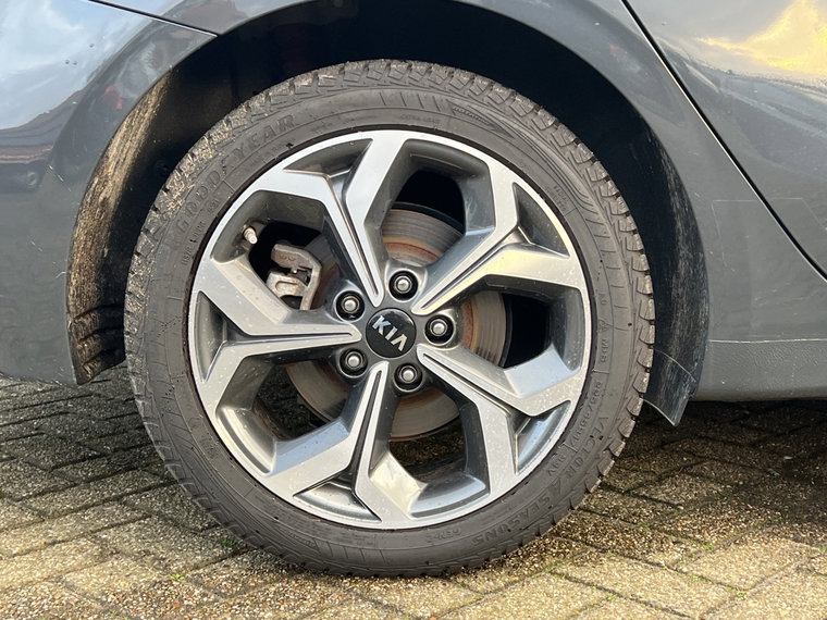 Vehicle Image 26