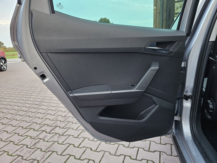 Vehicle Image 23