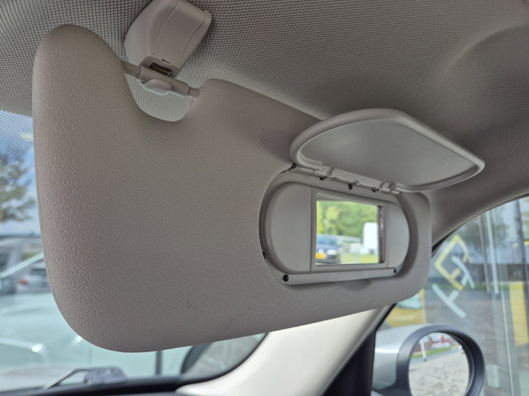 Vehicle Image 35