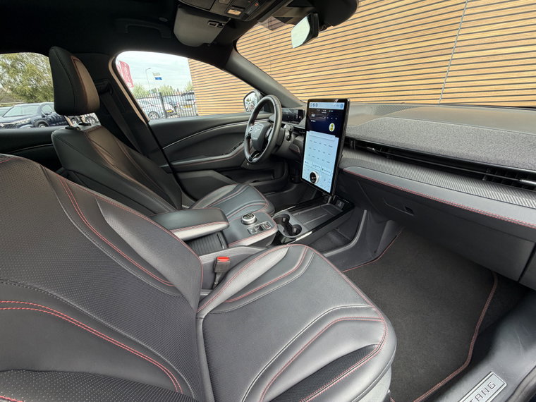 Vehicle Image 19