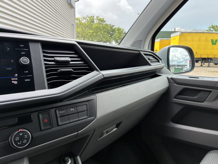 Vehicle Image 28