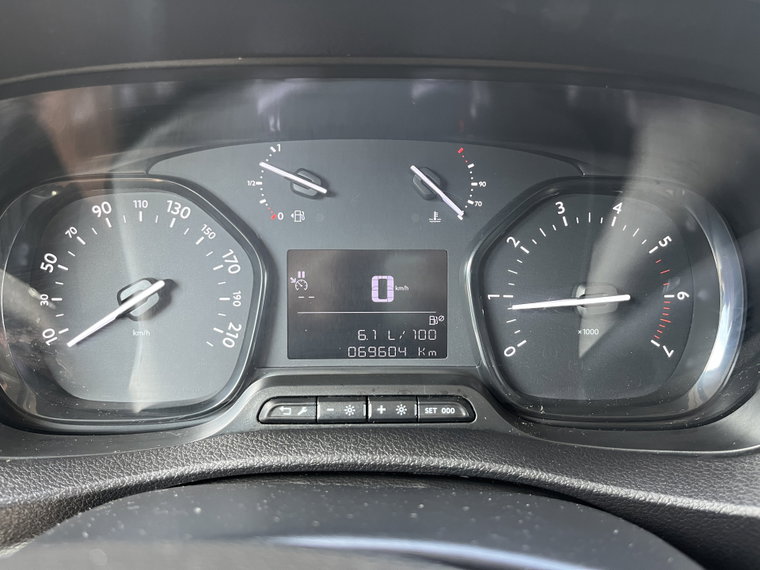 Vehicle Image 28