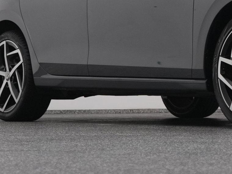 Vehicle Image 38