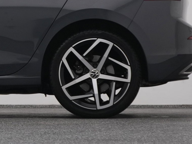 Vehicle Image 40