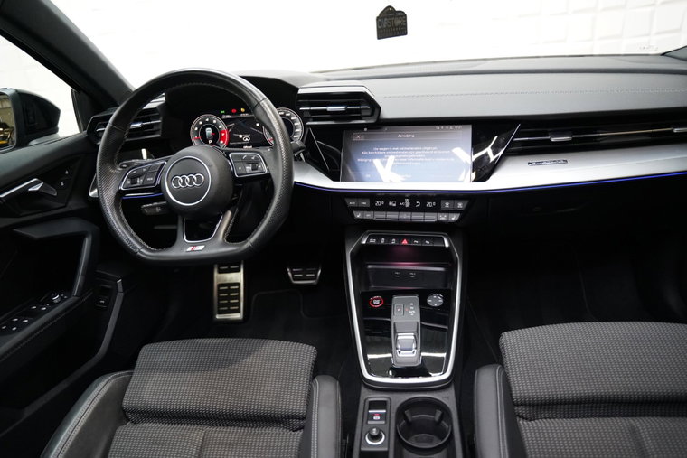 Vehicle Image 38