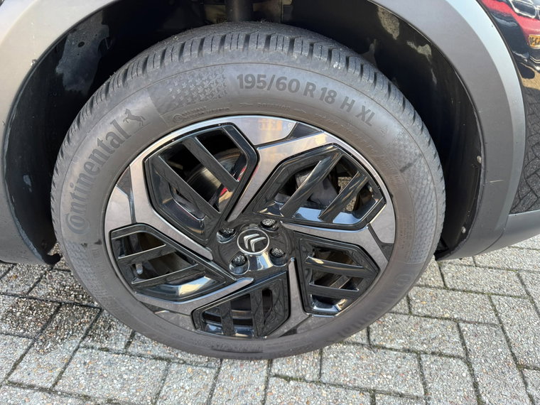 Vehicle Image 24