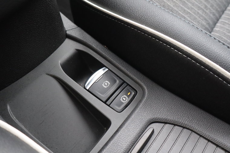 Vehicle Image 24