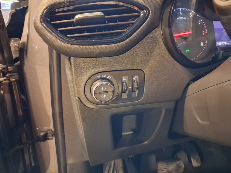 Vehicle Image 26