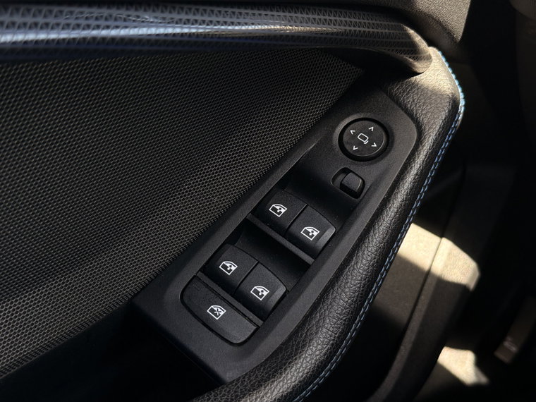 Vehicle Image 40
