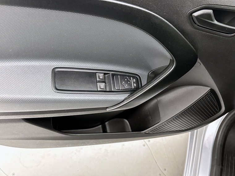 Vehicle Image 24