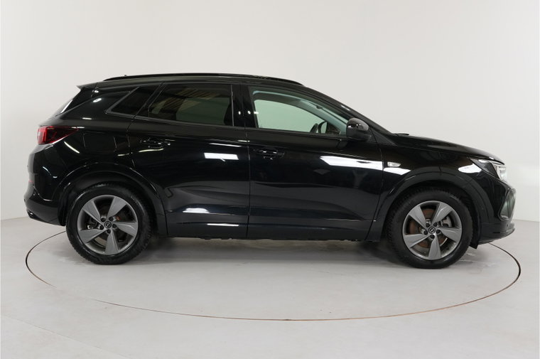 Vehicle Image 4
