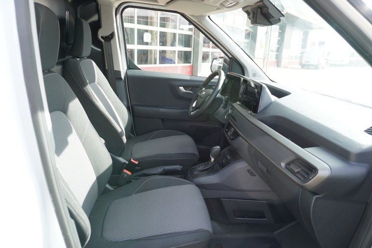 Vehicle Image 12