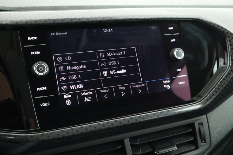 Vehicle Image 32