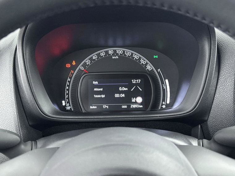 Vehicle Image 12