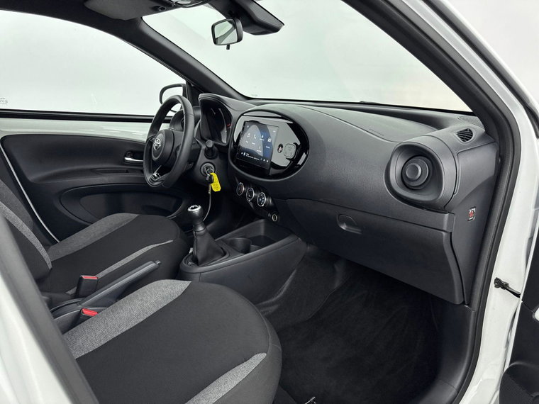Vehicle Image 22