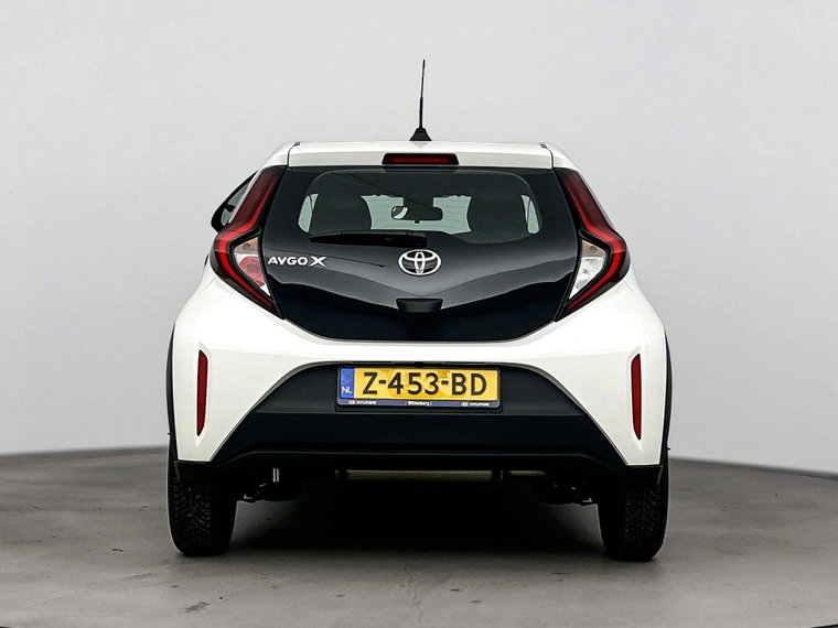 Vehicle Image 6