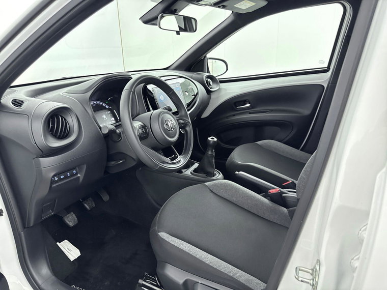 Vehicle Image 11