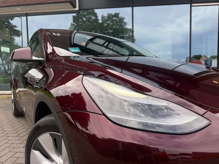 Vehicle Image 16