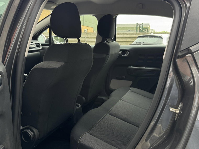 Vehicle Image 12