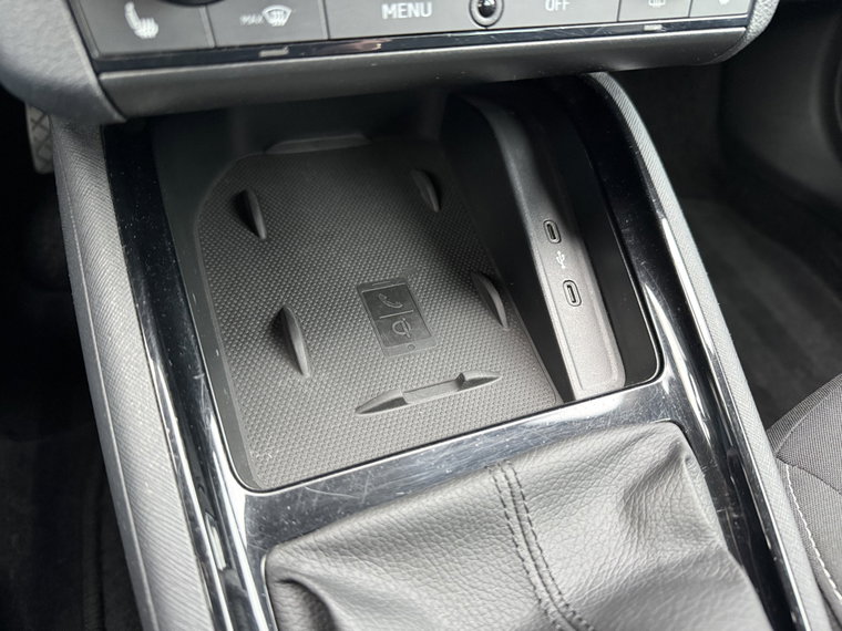 Vehicle Image 35