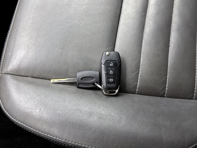 Vehicle Image 28