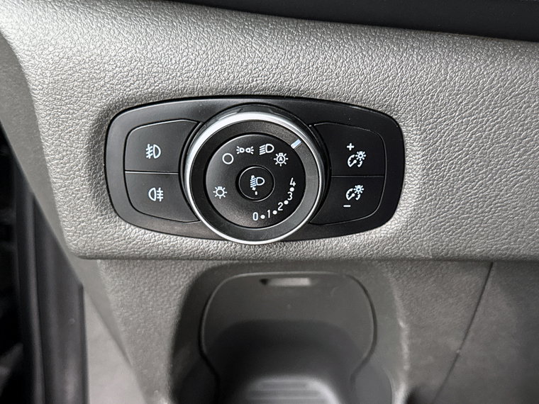 Vehicle Image 32