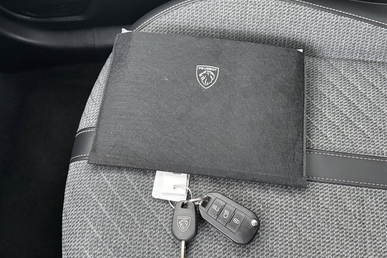 Vehicle Image 30