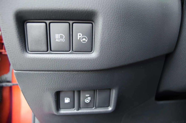 Vehicle Image 26