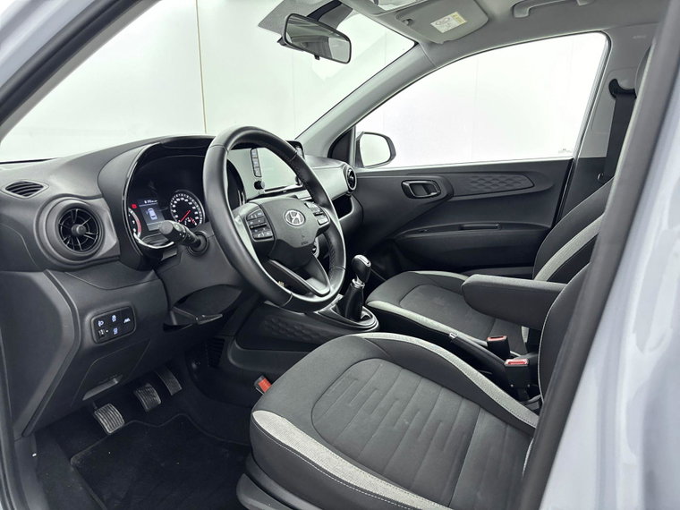 Vehicle Image 10