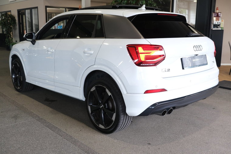 Vehicle Image 14