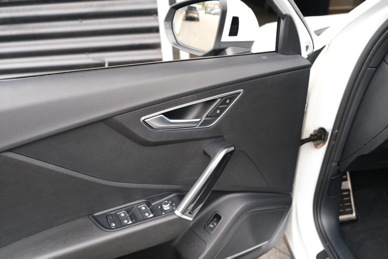 Vehicle Image 30