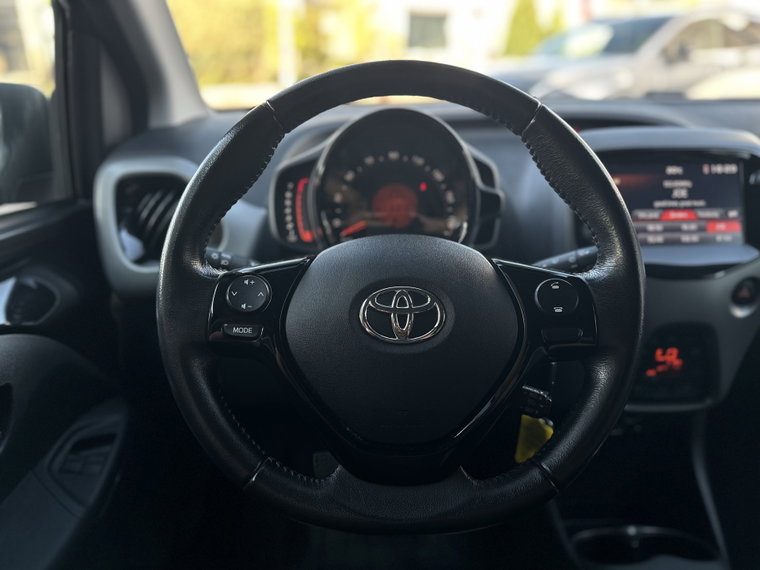Vehicle Image 18