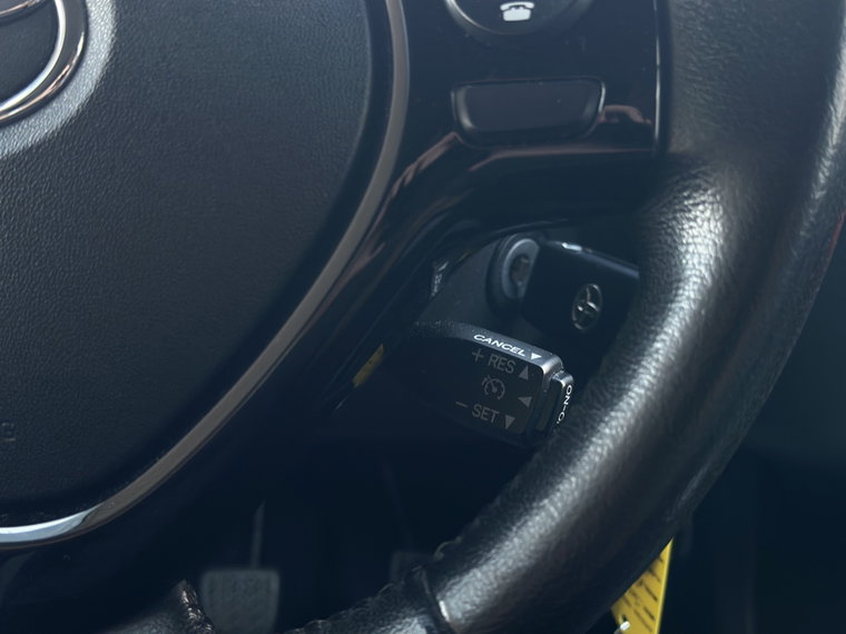 Vehicle Image 25