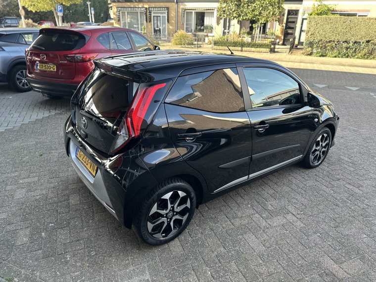 Vehicle Image 33