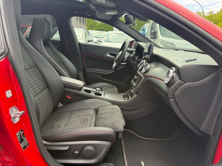 Vehicle Image 32