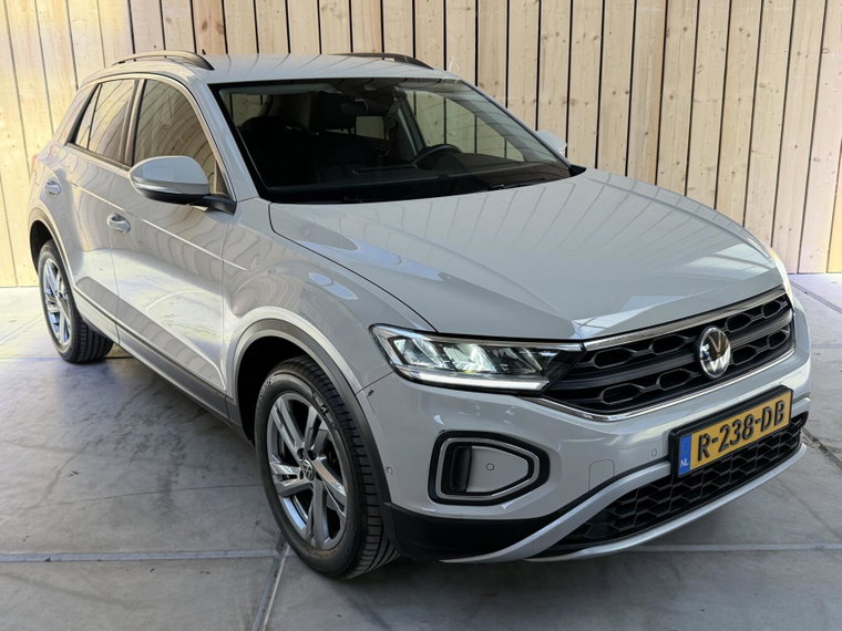 Vehicle Image 38