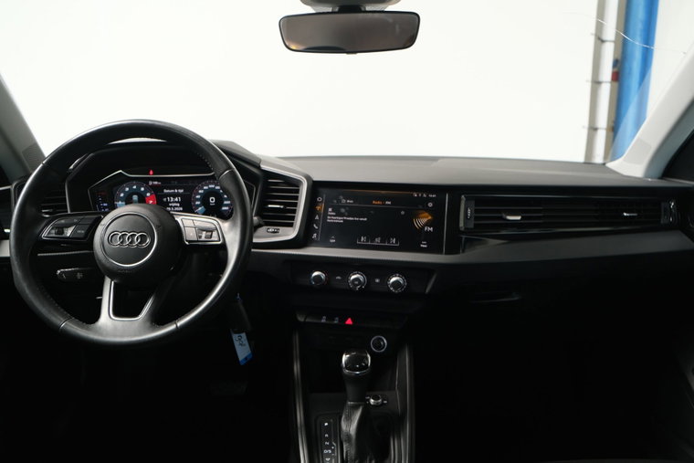 Vehicle Image 13
