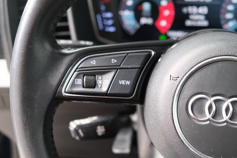 Vehicle Image 21
