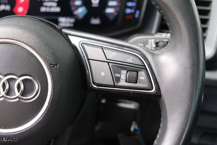 Vehicle Image 22